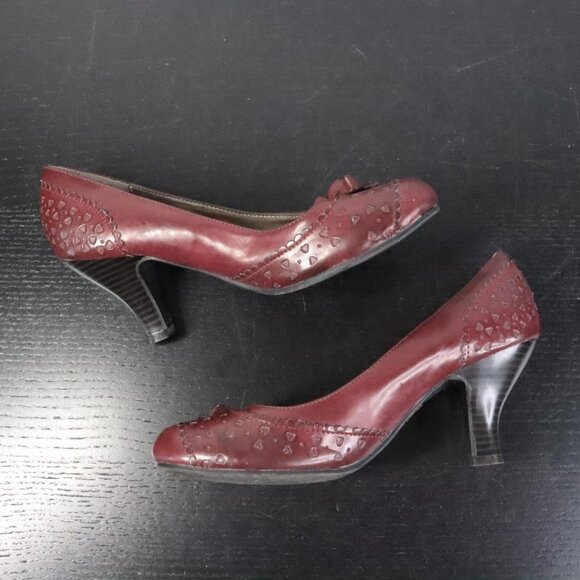 BONGO Women's Red and Burgundy Courts - Picture 2 of 6